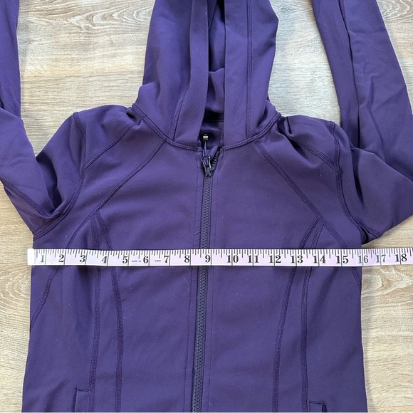 Lululemon Daily Practice Jacket Size 6 
Deep Zinfandel - Picture 3 of 9